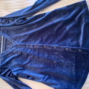 longsleeved, velour , button -down v-neck shirt